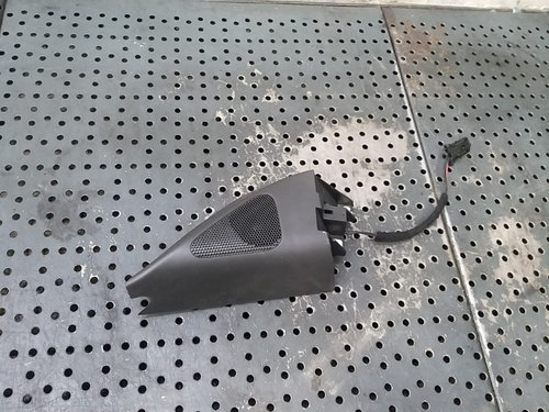 Boxa tweeter stanga fata vw passat b6 3c 3c0035411
