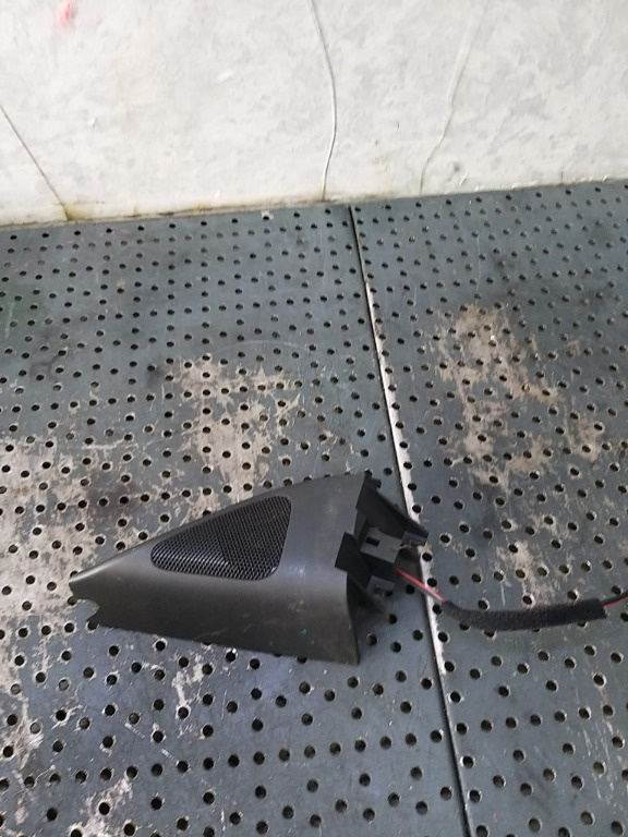 Boxa tweeter stanga fata vw passat b6 3c 3c0035411