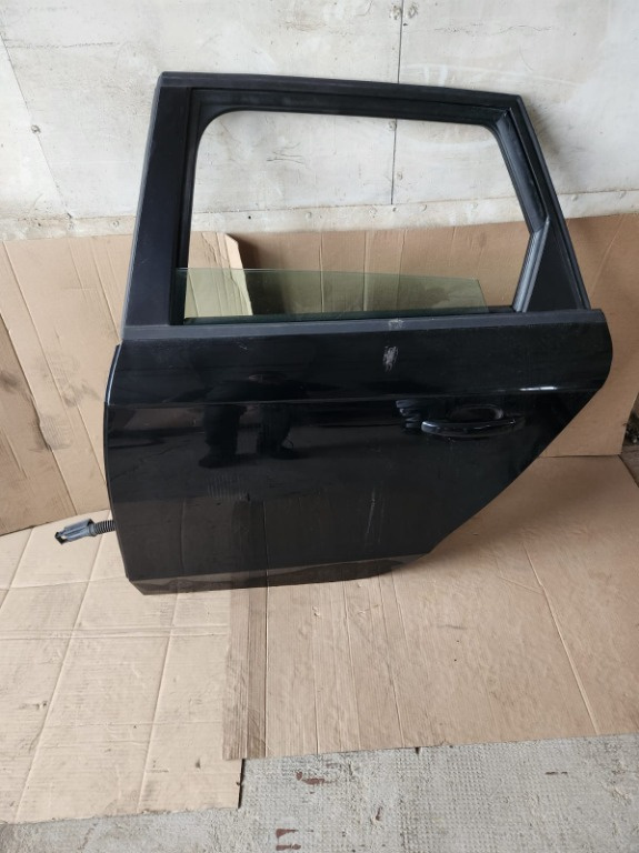 Boxa usa dreapta spate Audi A4 B8 1.8 TFSI combi an de fabricatie 2011