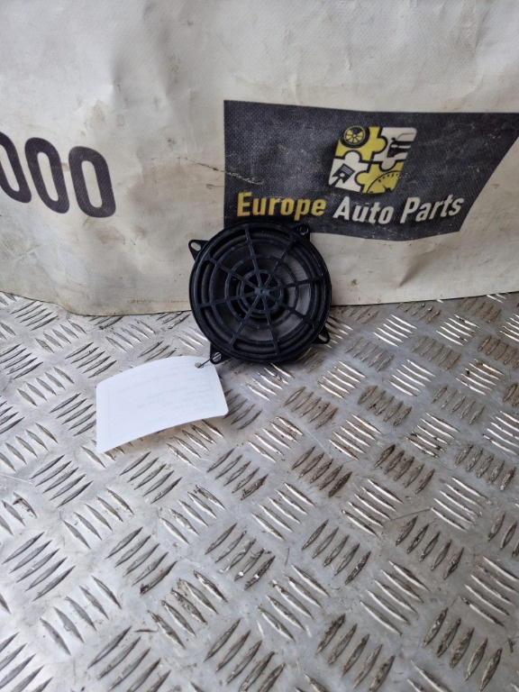 Boxa usa dreapta spate Peugeot 308 cod 9665245280