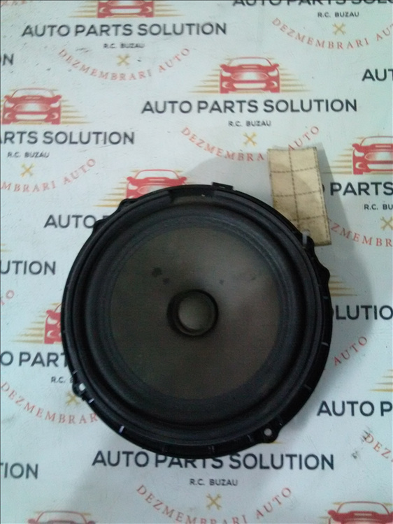 Boxa usa fata KIA CEED