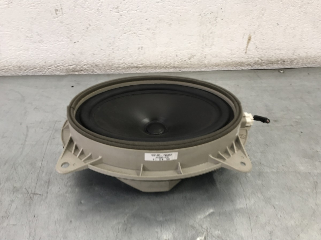 Boxa usa fata Lexus CT 200h sedan 2012 (8616076050)