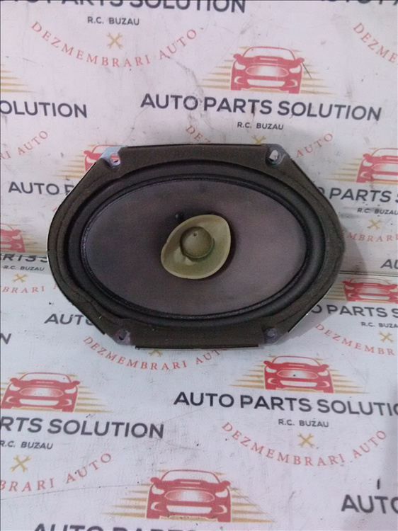Boxa usa spate MAZDA 3 an fabr. 2008
