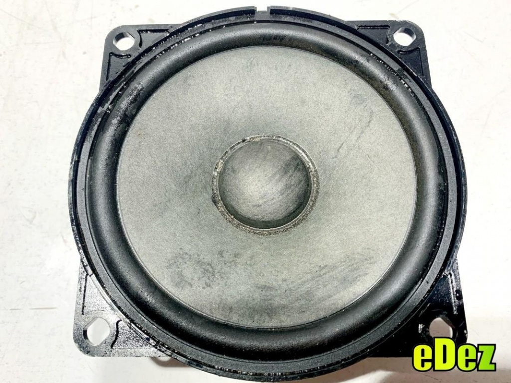 Boxa usa stanga / dreapta fata Volkswagen Jetta 4 (1998-2005) 1K0035411