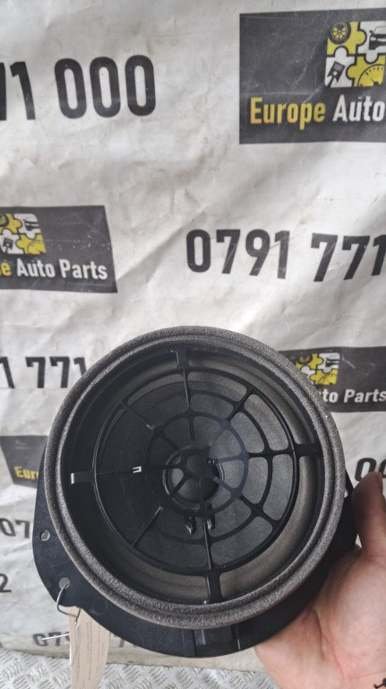 Boxa usa stanga spate Audi A4 B9 2.0 TDI quattro sedan cod motor DEUA,an an 2017 cod 8W05035411