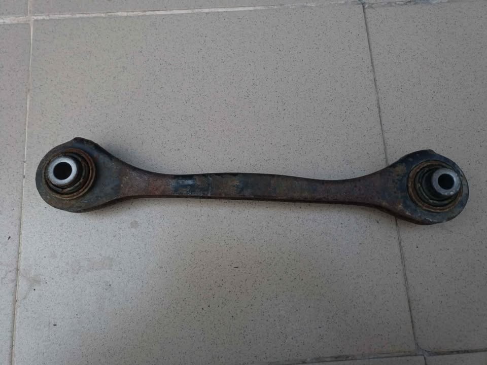 Braț suspensie fuzetă spate dreapta 1K0501530C Audi, Skoda, Seat Vw