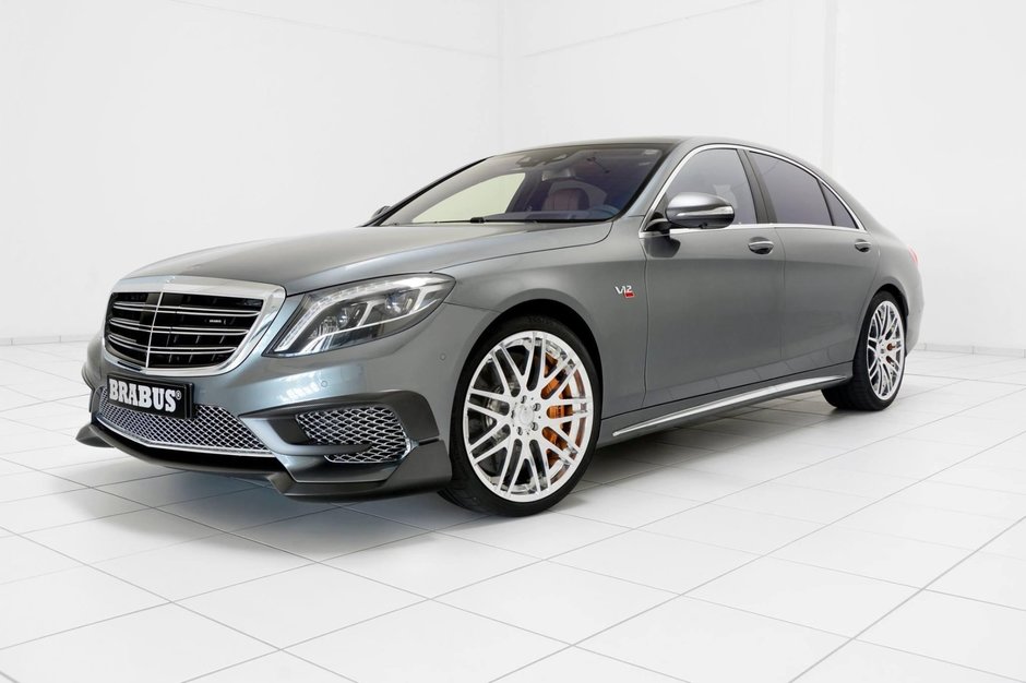 Brabus 900 Rocket cu exterior gri metalizat