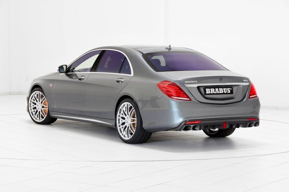 Brabus 900 Rocket cu exterior gri metalizat