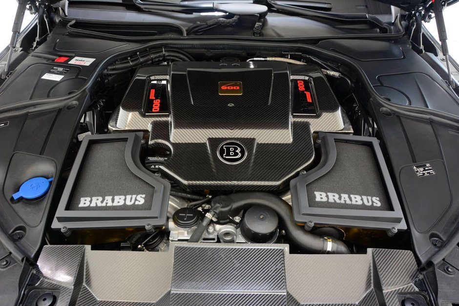 Brabus 900 Rocket cu exterior gri metalizat