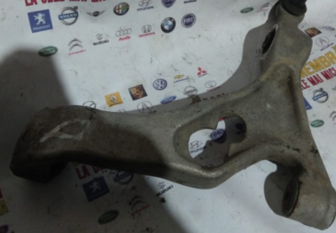 Brat bascula cu pivot dreapta fata Audi Q7 motor 3.0tdi 233CP BUG Piese
