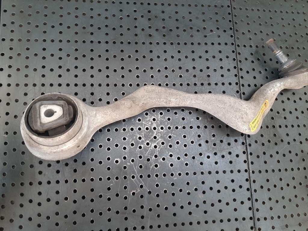 Brat bascula dreapta fata 1.6 b bmw seria 1 e81 e87