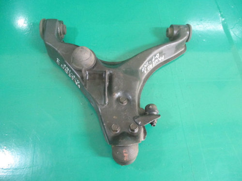 BRAT / BASCULA DREAPTA FATA INFERIOR MITSUBISHI PAJERO SHOGUN III FAB. 1999 – 2007 ⭐⭐⭐⭐⭐