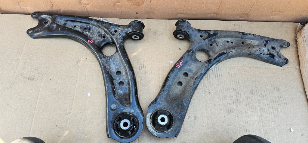 Brat bascula / stanga dreapta fata Skoda Octavia 4 2020 2021 2022 2023
