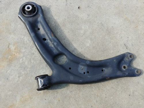 Brat bascula stanga fata 2.0 tdi audi q3 f3 2020 3q0407153d