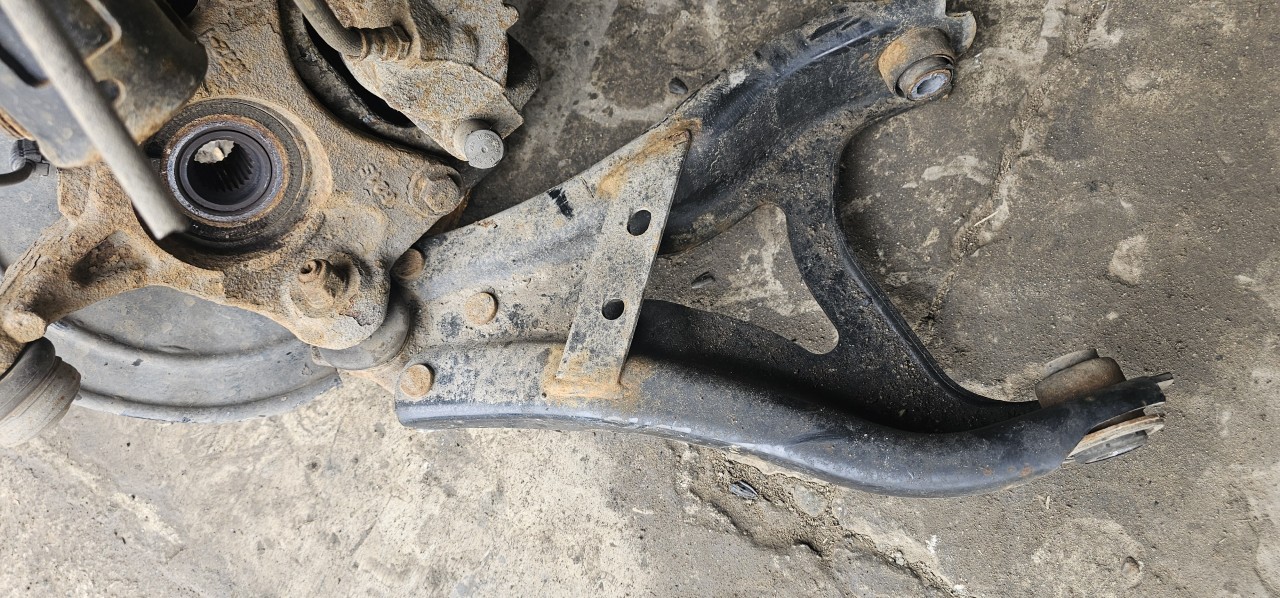 Brat bascula stanga fata Dacia Duster 2 2018 2019 2020 2021
