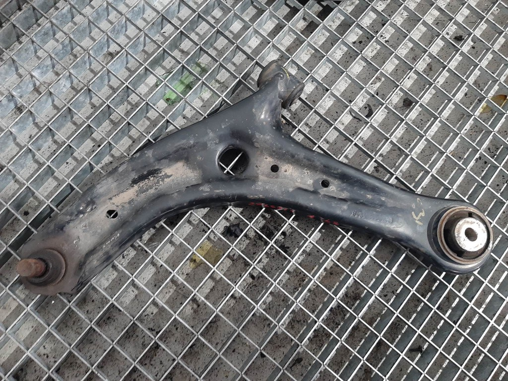Brat bascula stanga fata ford fiesta 6 1.4 tdci 8v513051bd