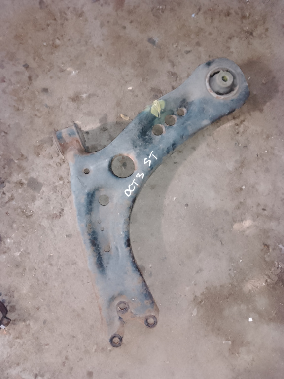 Brat bascula stanga fata Skoda Octavia 3 Berlina 2.0 Motorina 2015