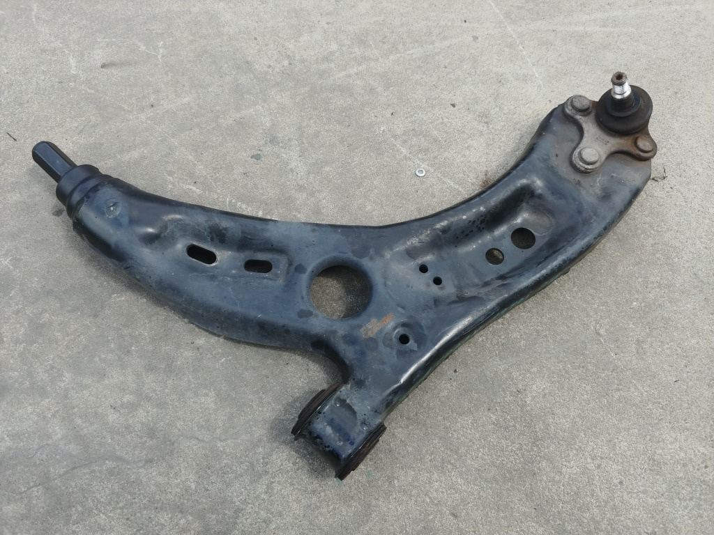 Brat bascula stanga fata vw caddy 3 1.9 tdi bls