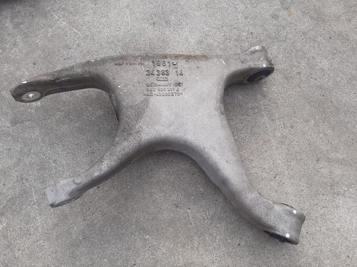 Brat bascula stanga spate 2.0 tdi audi a4 b8 8k0505311j
