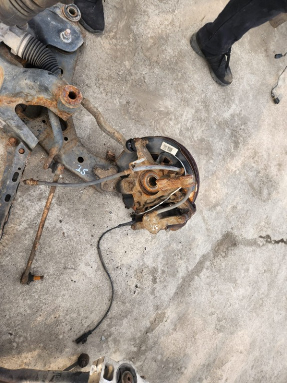 Brat dreapta fata Toyota Avensis 2.0 D-4D T27 2010 2011 2012 2013 2014