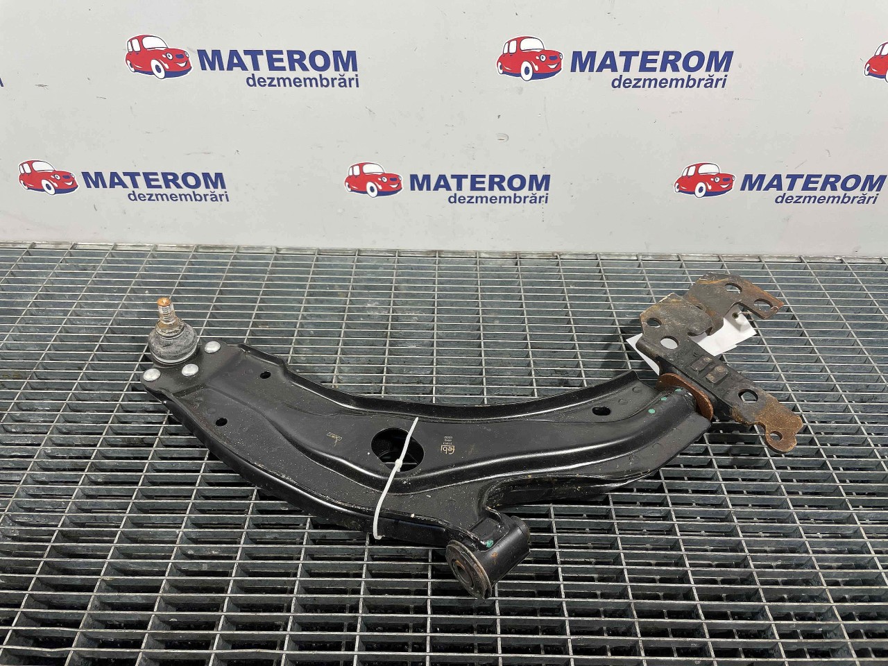 BRAT FATA INFERIOR DREAPTA FIAT DOBLO DOBLO 1.3 JTD - (2005 2010)