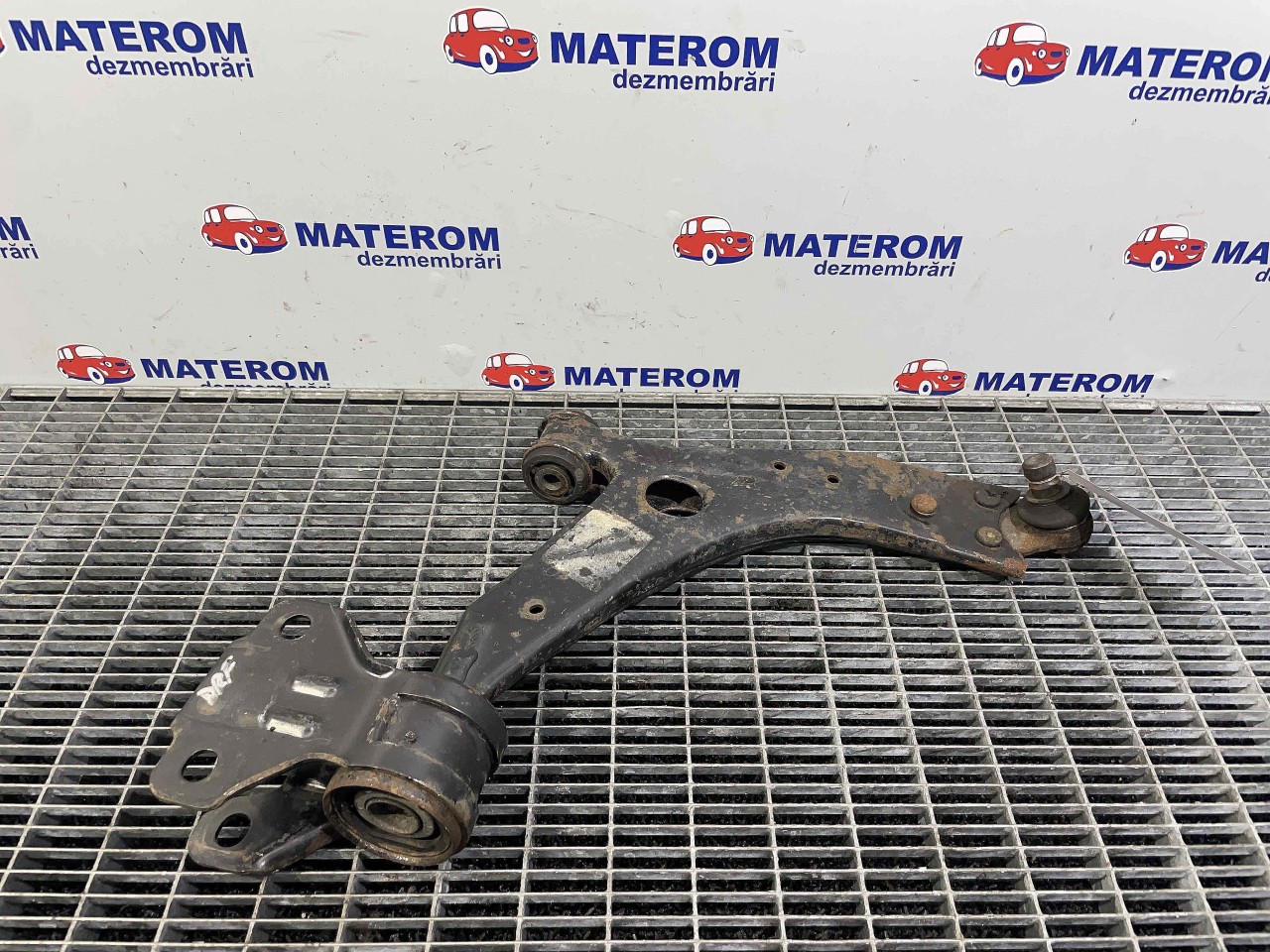 BRAT FATA INFERIOR DREAPTA FORD FOCUS 1.6 INJ - (2011 2014)