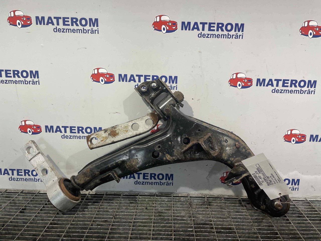 BRAT FATA INFERIOR DREAPTA NISSAN PRIMERA 2.0 INJ - (2002 2007)