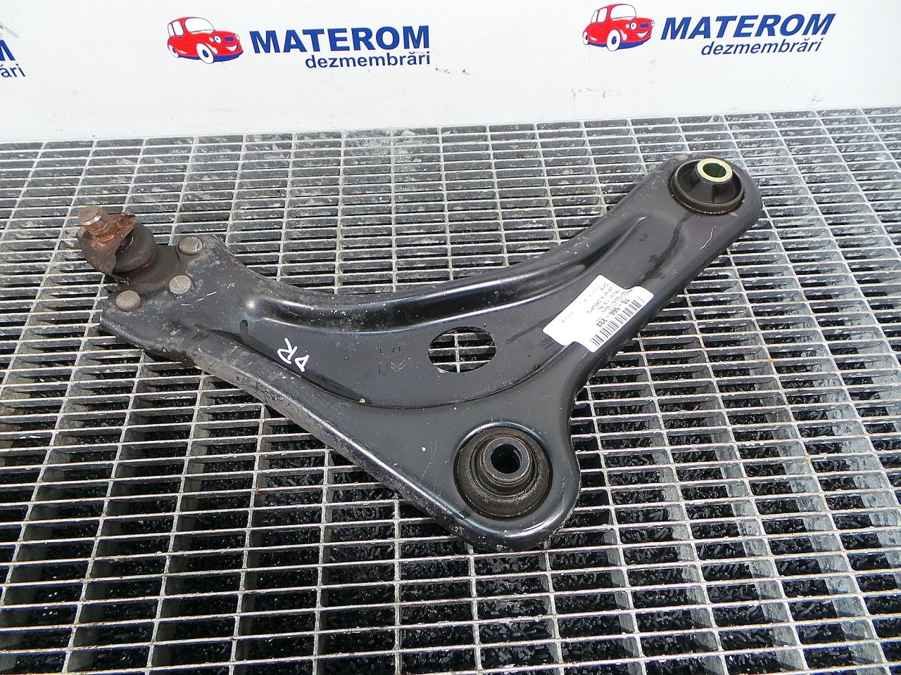 BRAT FATA INFERIOR DREAPTA PEUGEOT 208 1.2 INJ - (2012 2015)