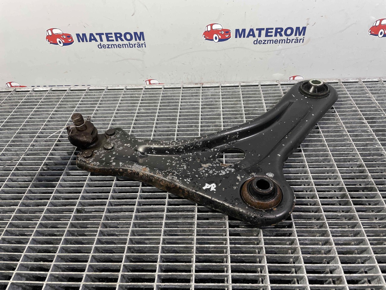BRAT FATA INFERIOR DREAPTA PEUGEOT 208 1.6 HDI - (2015 2019)
