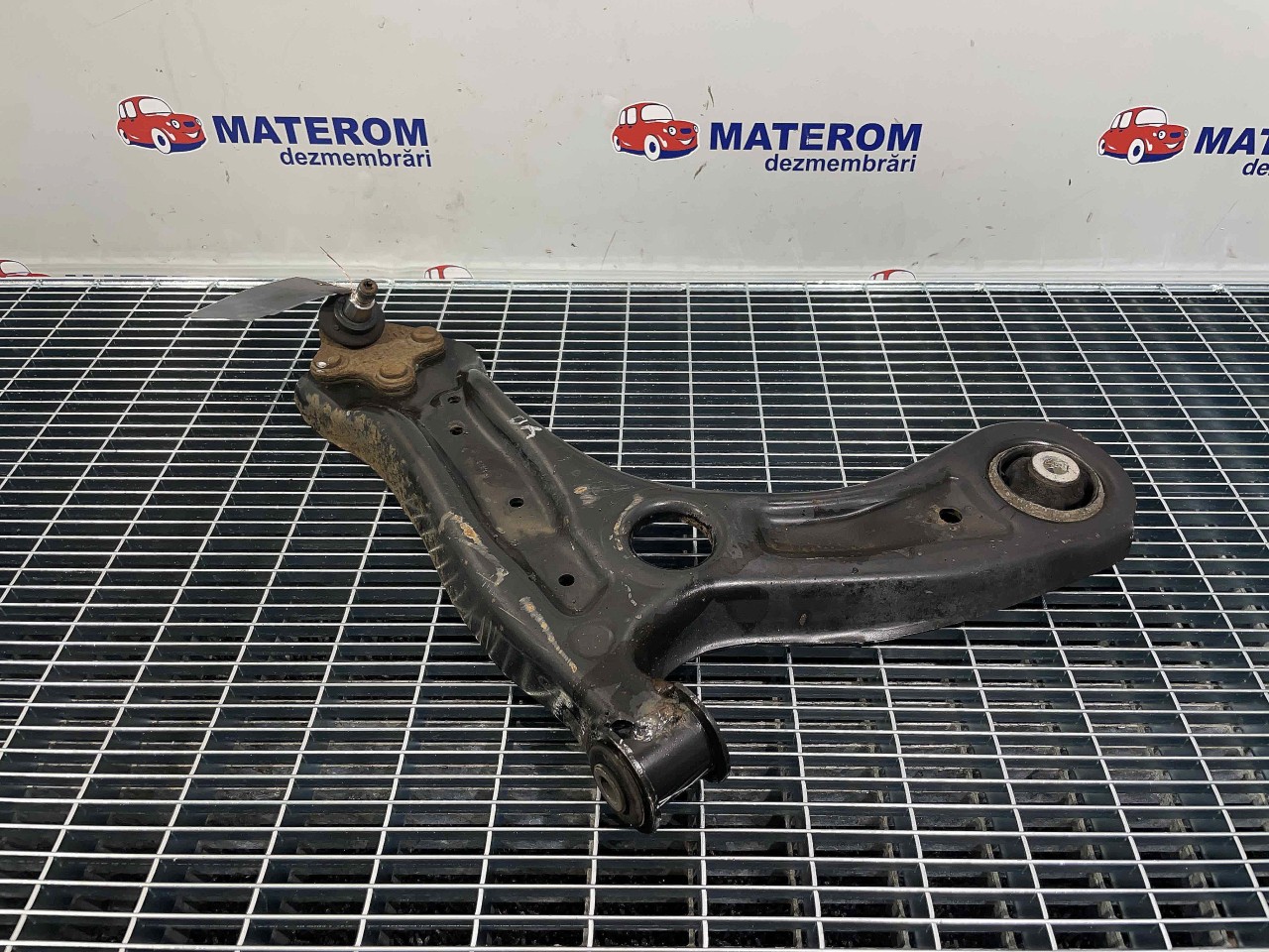 BRAT FATA INFERIOR DREAPTA VW POLO 1.2 T