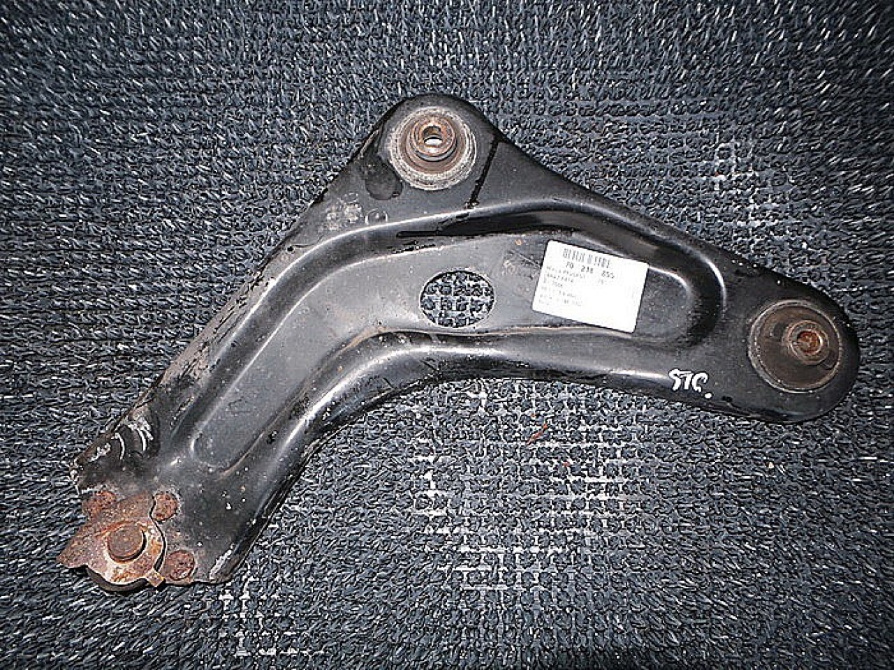 BRAT FATA INFERIOR STANGA PEUGEOT 207 1.6 HDI - (2006 2009)