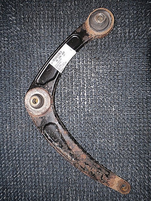 BRAT FATA INFERIOR STANGA PEUGEOT 307 1.6 INJ - (2001 2008)
