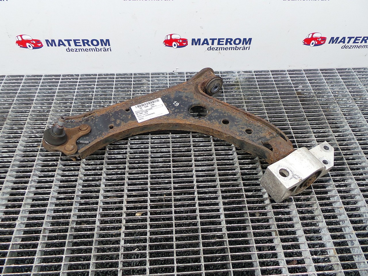 BRAT FATA INFERIOR STANGA VW GOLF V 1.6 FSI - (2004 2008)