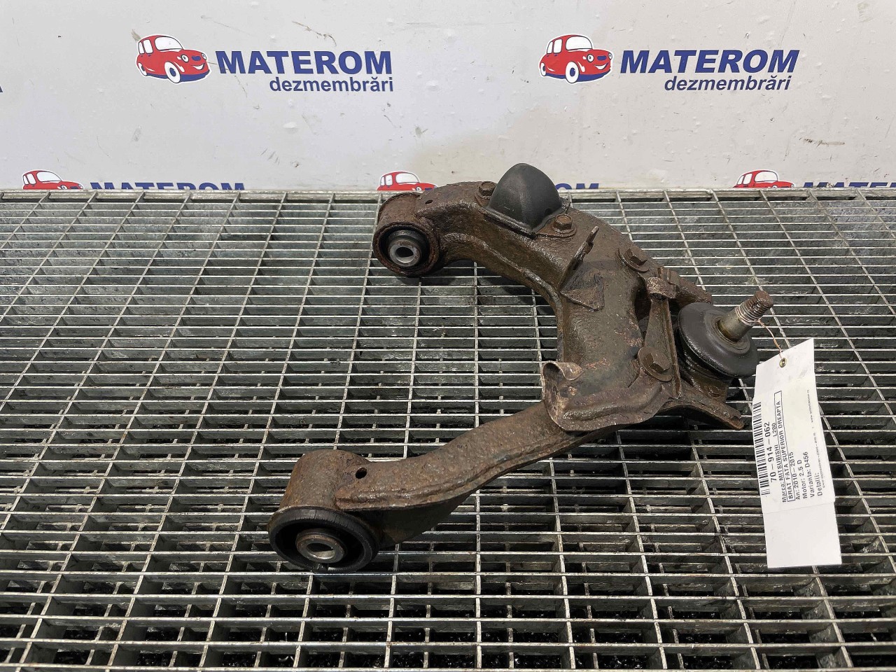 BRAT FATA SUPERIOR DREAPTA MITSUBISHI L2