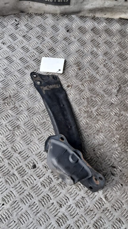 Brat punte spate VW Passat B6 an 2010 cod 3C0505225B