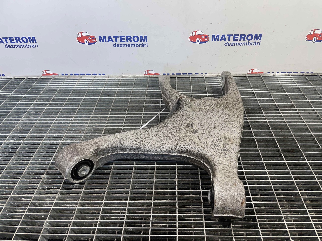 BRAT SPATE INFERIOR DREAPTA AUDI A6 - - (2011 2015)