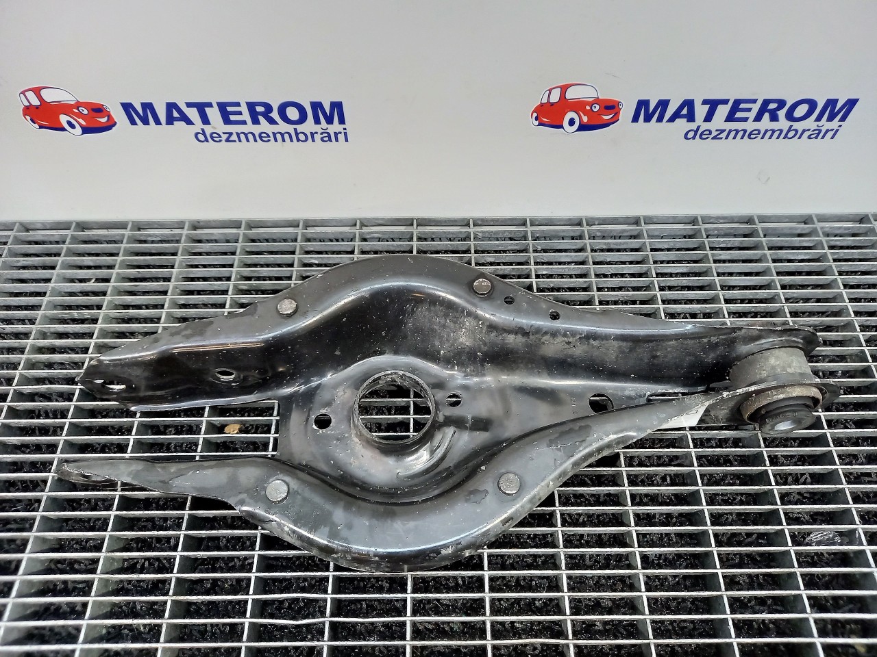 BRAT SPATE INFERIOR DREAPTA BMW SERIA 1 F20 - - (2015 2019)