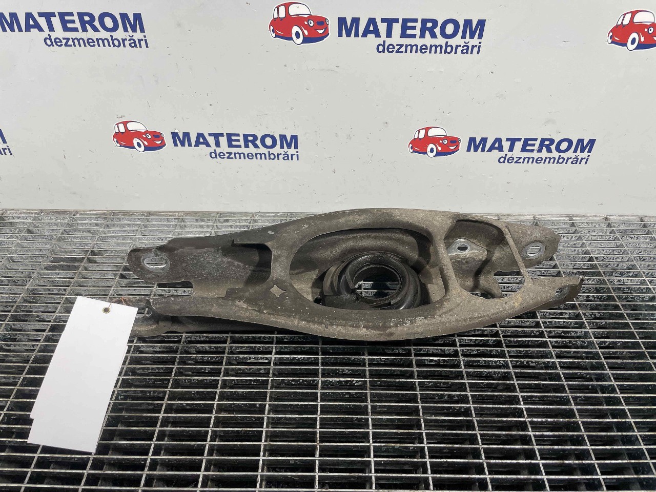 BRAT SPATE INFERIOR DREAPTA BMW SERIA 3 E 90 - - (2007 2012)