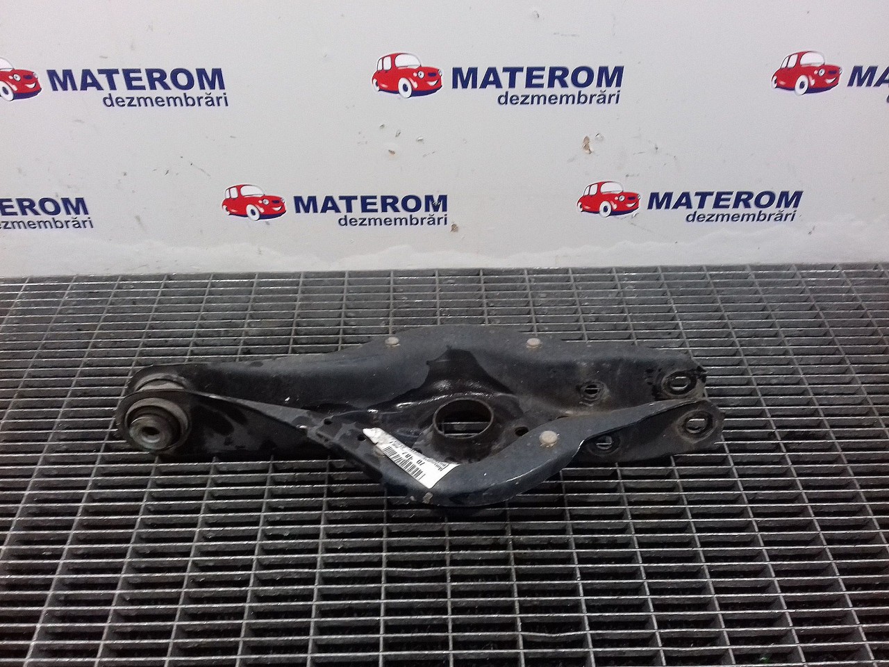 BRAT SPATE INFERIOR DREAPTA BMW SERIA 3 F 30 - - (2011 2018)