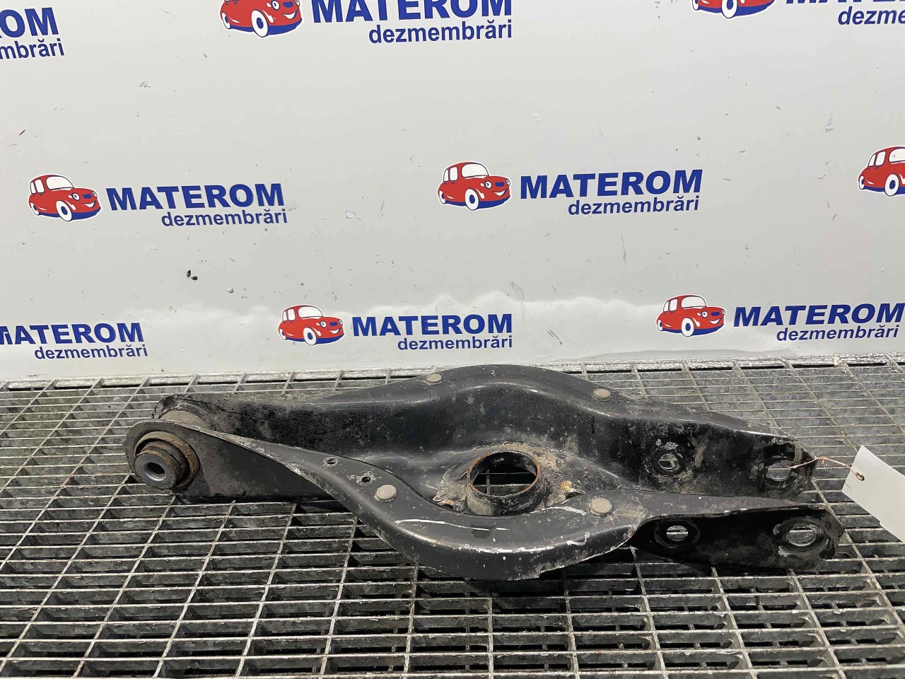BRAT SPATE INFERIOR DREAPTA BMW SERIA 3 F 30 - - (2011 2018)