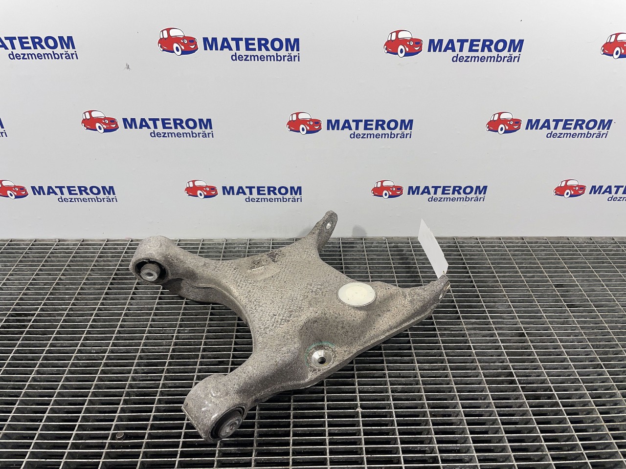 BRAT SPATE INFERIOR DREAPTA BMW SERIA 5 E 60 - - (2007 2010)