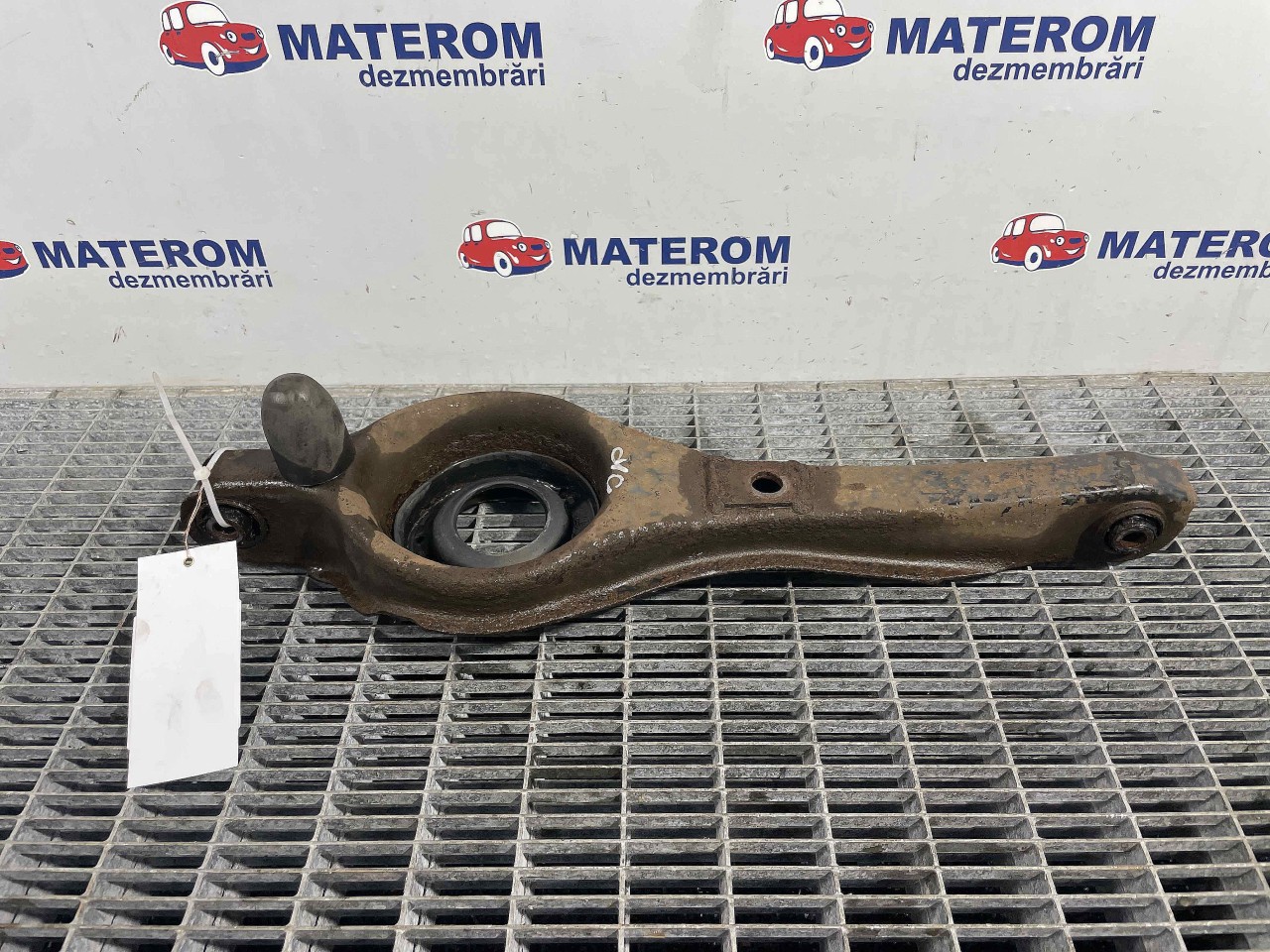BRAT SPATE INFERIOR DREAPTA FORD FOCUS FOCUS - - (2008 2010)