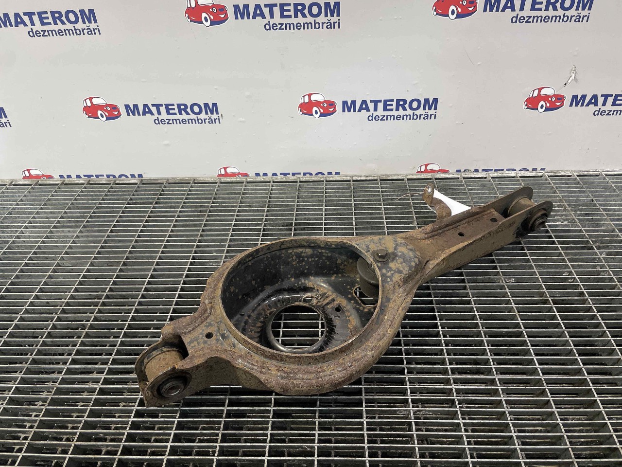 BRAT SPATE INFERIOR DREAPTA FORD KUGA KUGA - - (2012 2019)