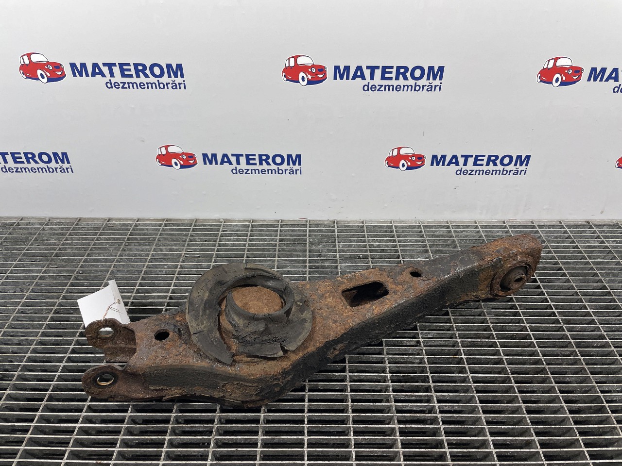 BRAT SPATE INFERIOR DREAPTA HYUNDAI SANTA FE - - (2006 2012)