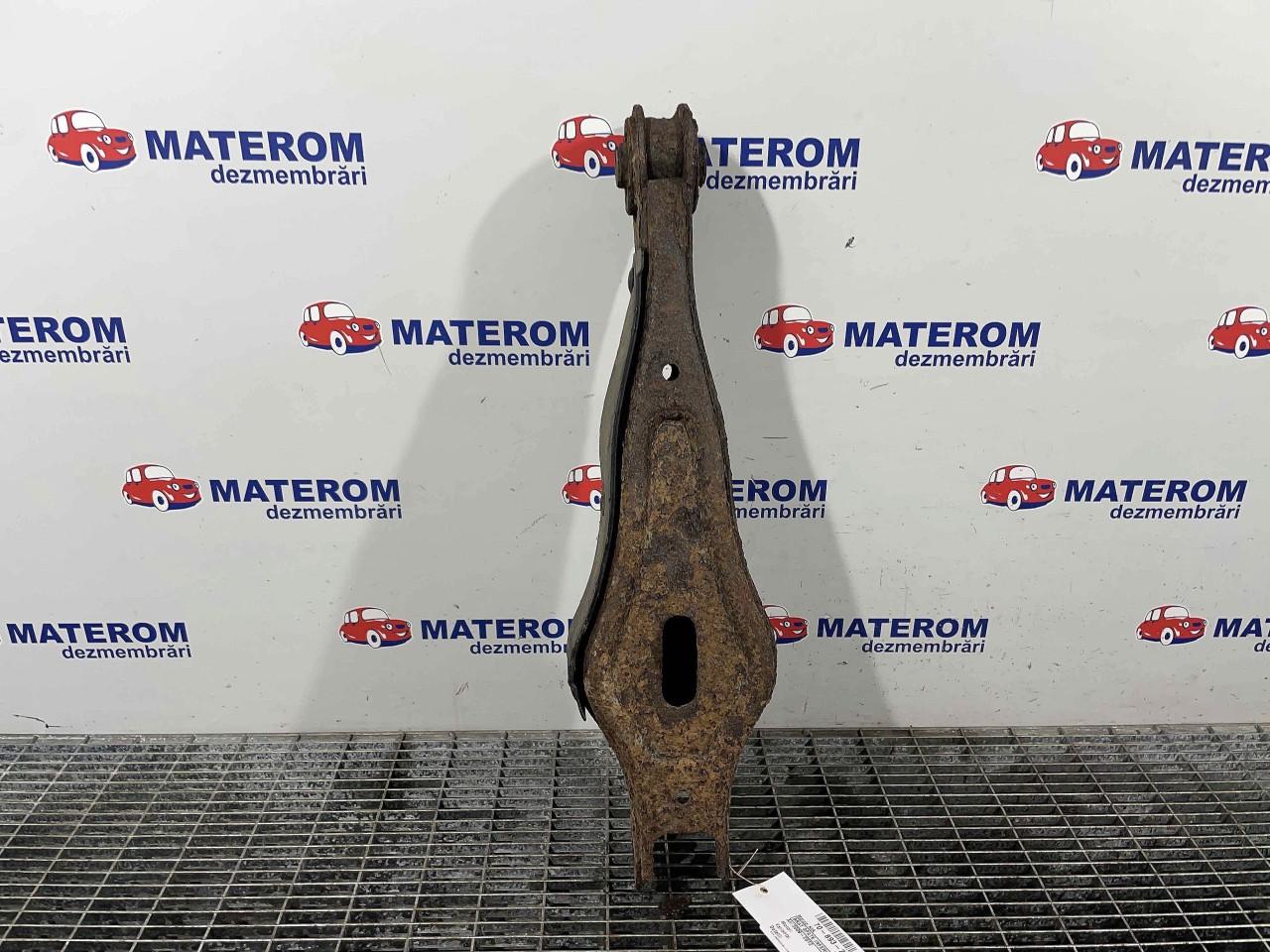 BRAT SPATE INFERIOR DREAPTA KIA SORENTO - - (2009 2012)
