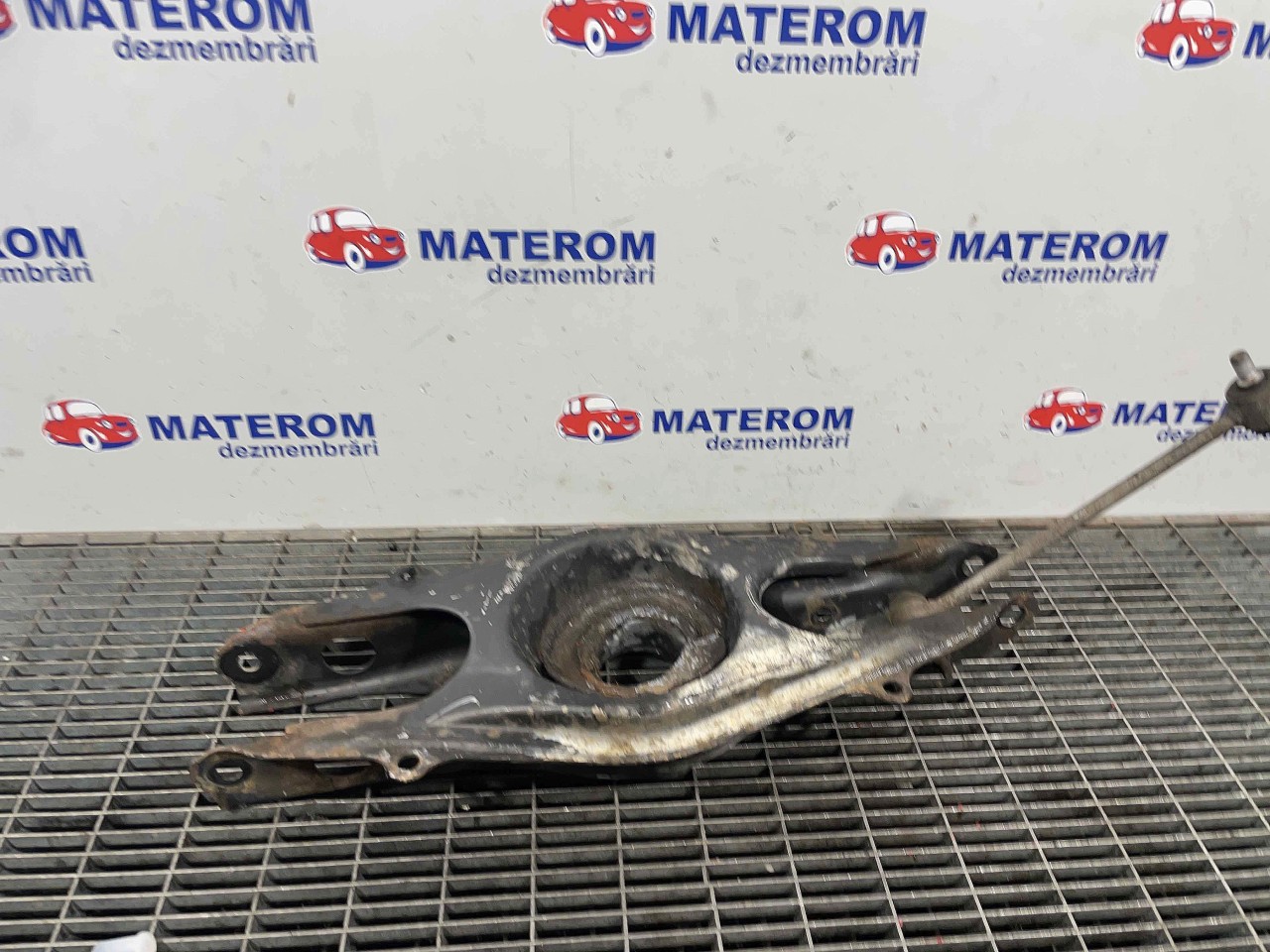 BRAT SPATE INFERIOR DREAPTA MERCEDES E-C