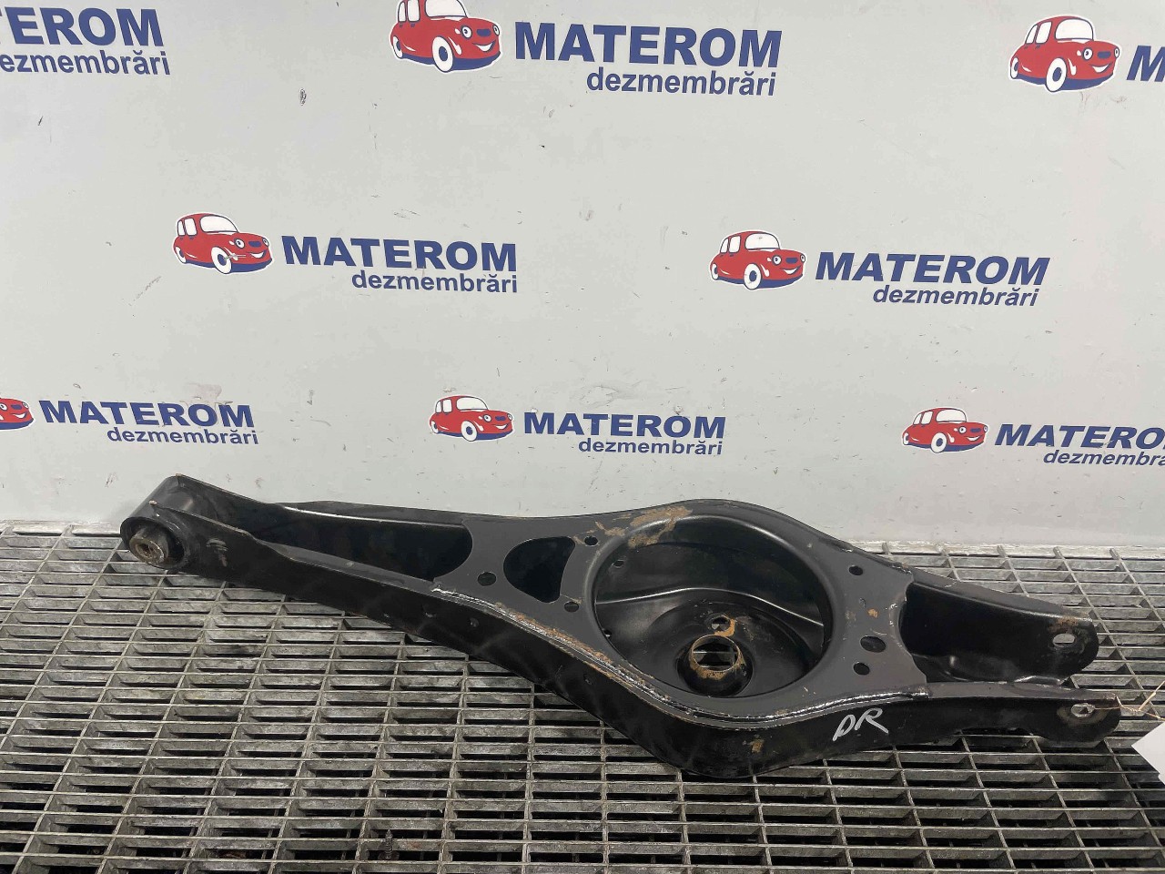BRAT SPATE INFERIOR DREAPTA SKODA SUPERB - - (2008 2013)