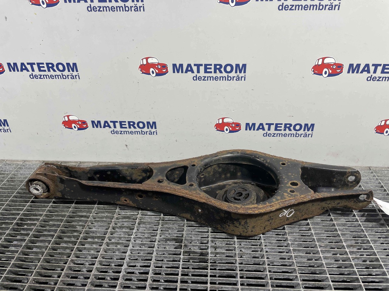BRAT SPATE INFERIOR DREAPTA VW JETTA III - - (2005 2010)