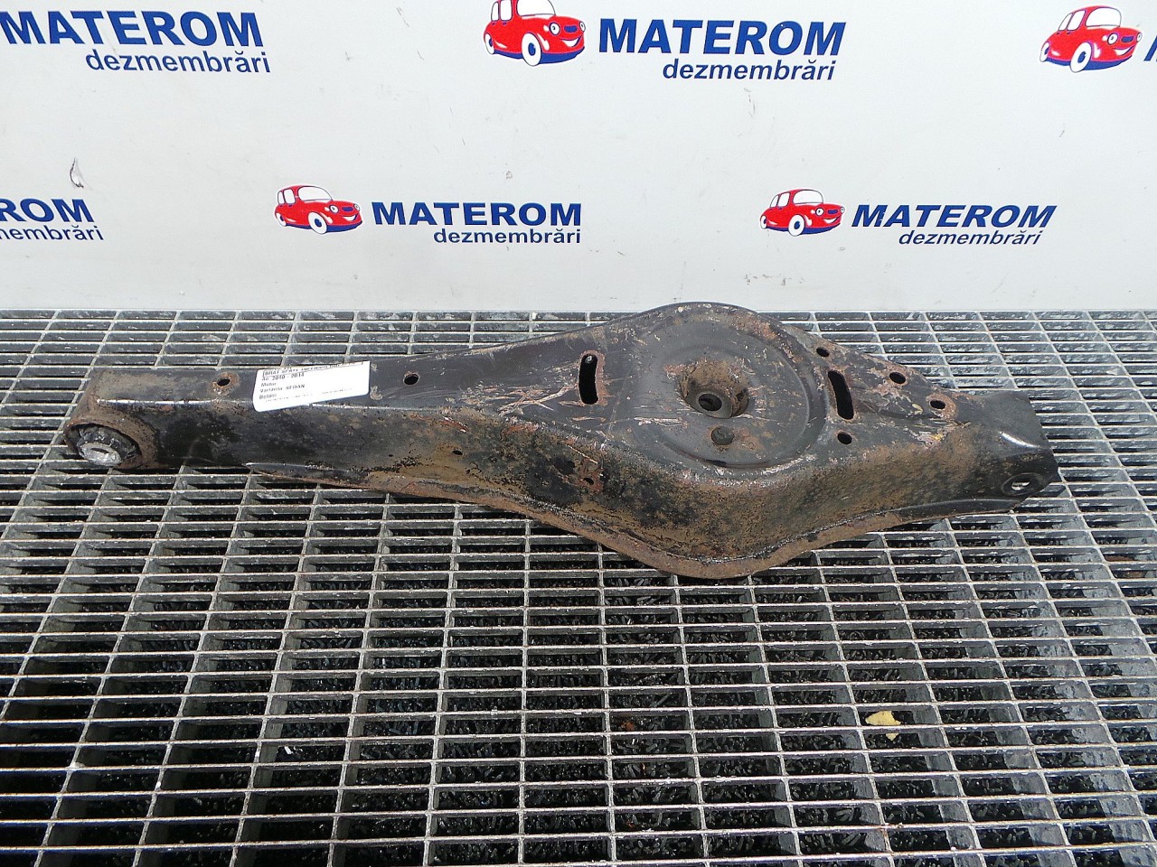 BRAT SPATE INFERIOR DREAPTA VW PASSAT - - (2010 2014)