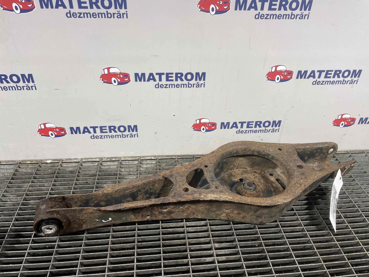 BRAT SPATE INFERIOR DREAPTA VW TIGUAN 2.0 TDI - (2007 2010)